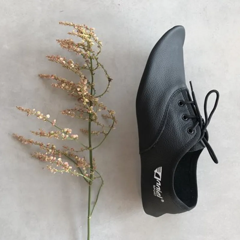 anniel_sort_snre_gymnasti_1.webp Dansebutikken Anniel sort snøre gymnastiksko skind> Gymnastiksko Voksne