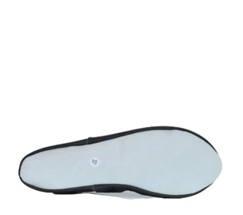 anniel_sort_snre_gymnasti_2.webp Dansebutikken Anniel sort snøre gymnastiksko skind> Gymnastiksko Voksne