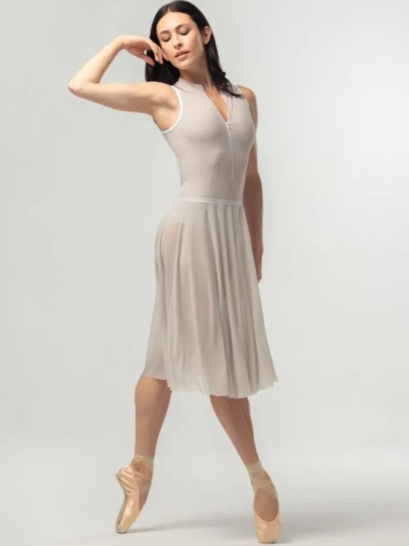 beigefarvet_langt_pull_on_2.webp Dansebutikken Beigefarvet langt pull on mesh skørt fra Mara Dancewear>Dame Ballet Underdele Damer | Skørter Til Skøjteløb