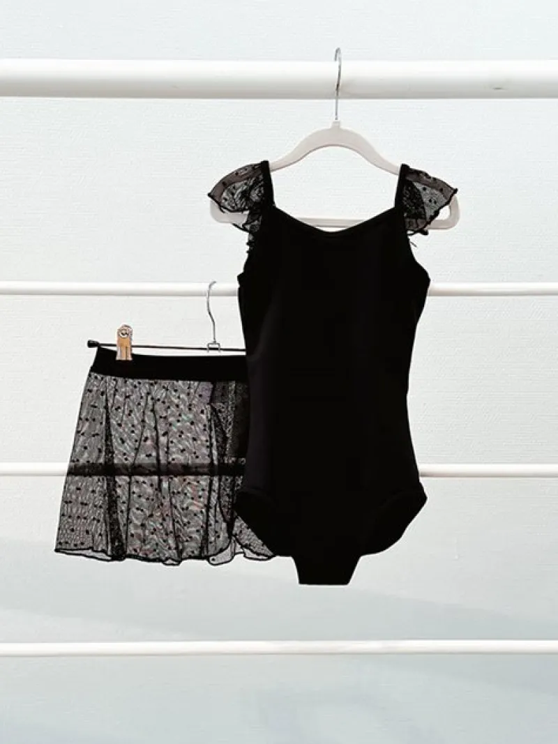 capezio_sort_dragt_med_fl_1.webp Dansebutikken Capezio sort dragt med flæse ærmer til piger>Børn Dragter Piger | Balletdragter Børn