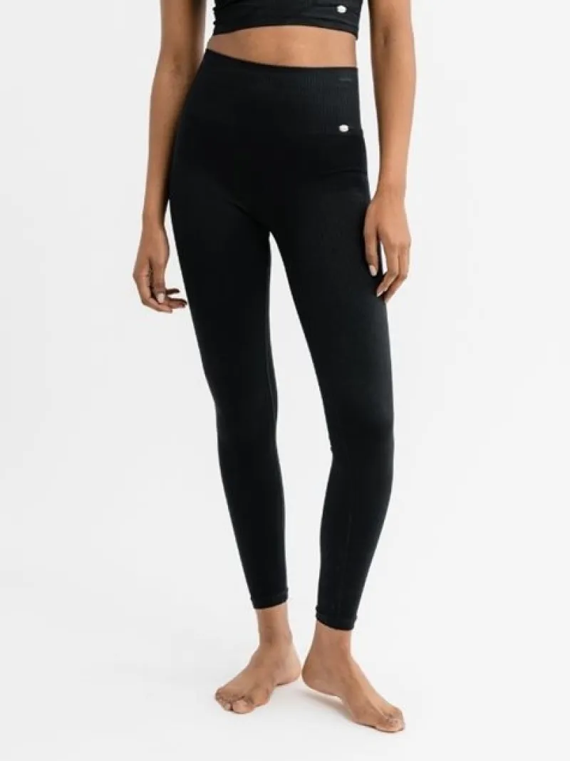 drop_of_mindfulness_jeane_0.webp Dansebutikken Drop of Mindfulness Jeane rib leggings i sort>Dame Pilates Bukser/leggings | Yogabukser