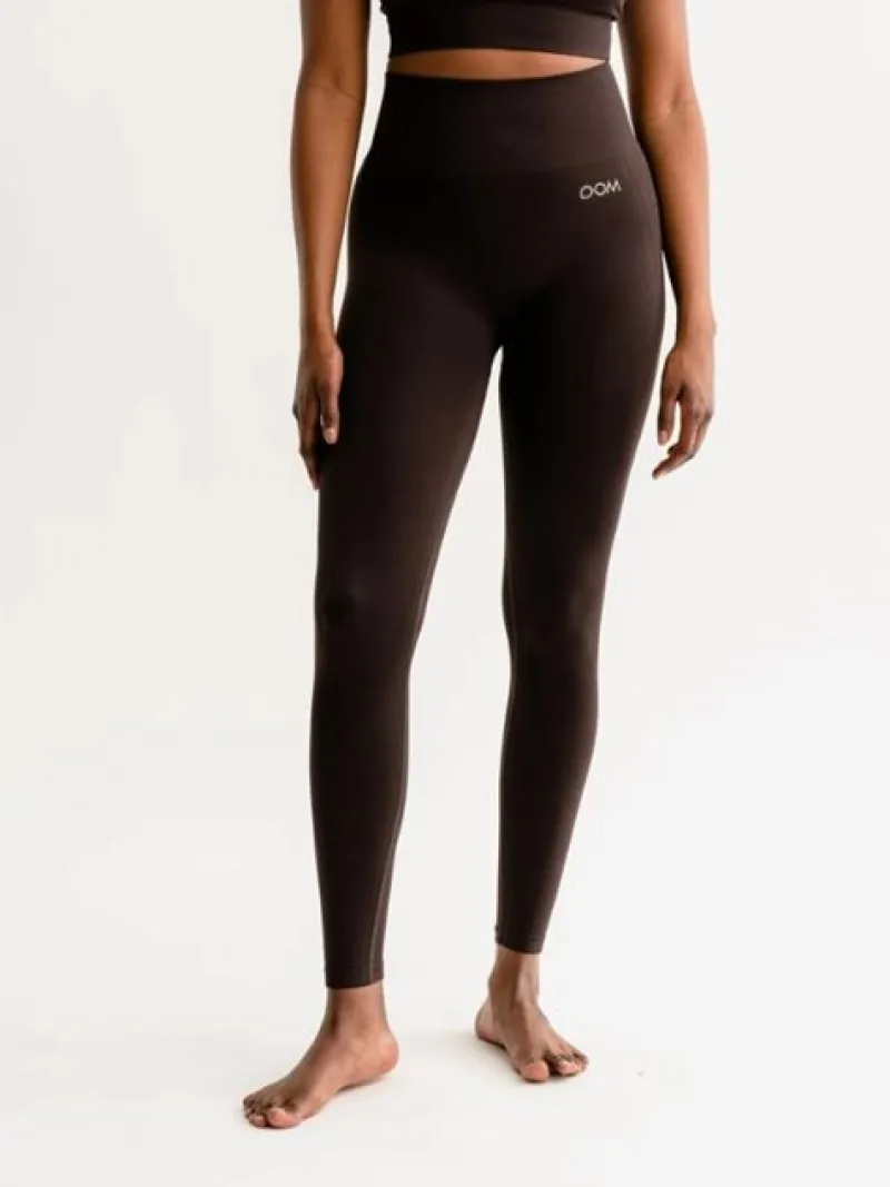 drop_of_mindfulness_mrkbr_0.webp Dansebutikken Drop of mindfulness mørkbrune seamless leggings> Pilates Bukser/leggings | Yogabukser
