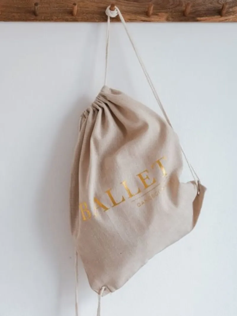 hr_rygskmulepose_med_guld_0-1.webp Dansebutikken Hør rygsæk/mulepose med guld BALLET skrift> Andet Til Ballet