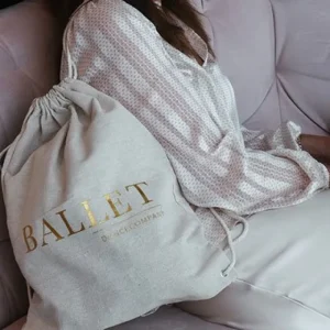 Dansebutikken Hør rygsæk/mulepose med guld BALLET skrift> Andet Til Ballet