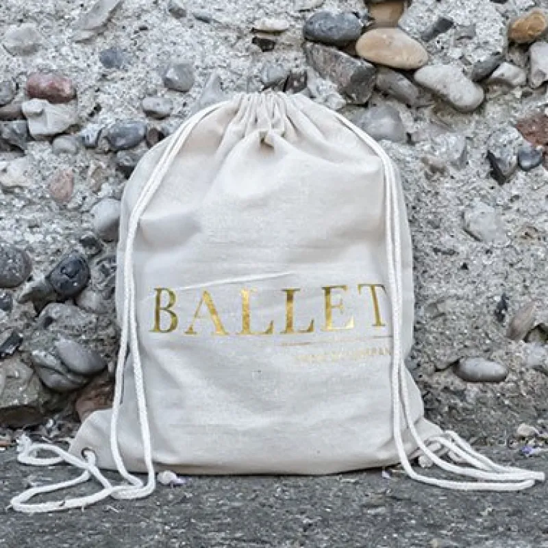 hr_rygskmulepose_med_guld_4.webp Dansebutikken Hør rygsæk/mulepose med guld BALLET skrift> Andet Til Ballet