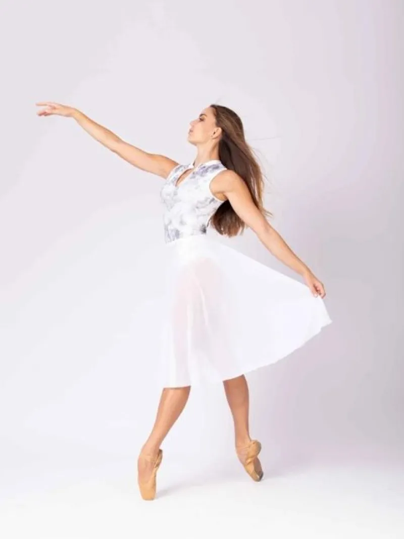 hvidt_langt_pull_on_mesh__2.webp Dansebutikken Hvidt langt pull on mesh skørt fra Mara Dancewear>Dame Skørter Til Skøjteløb | Ballet Underdele Damer