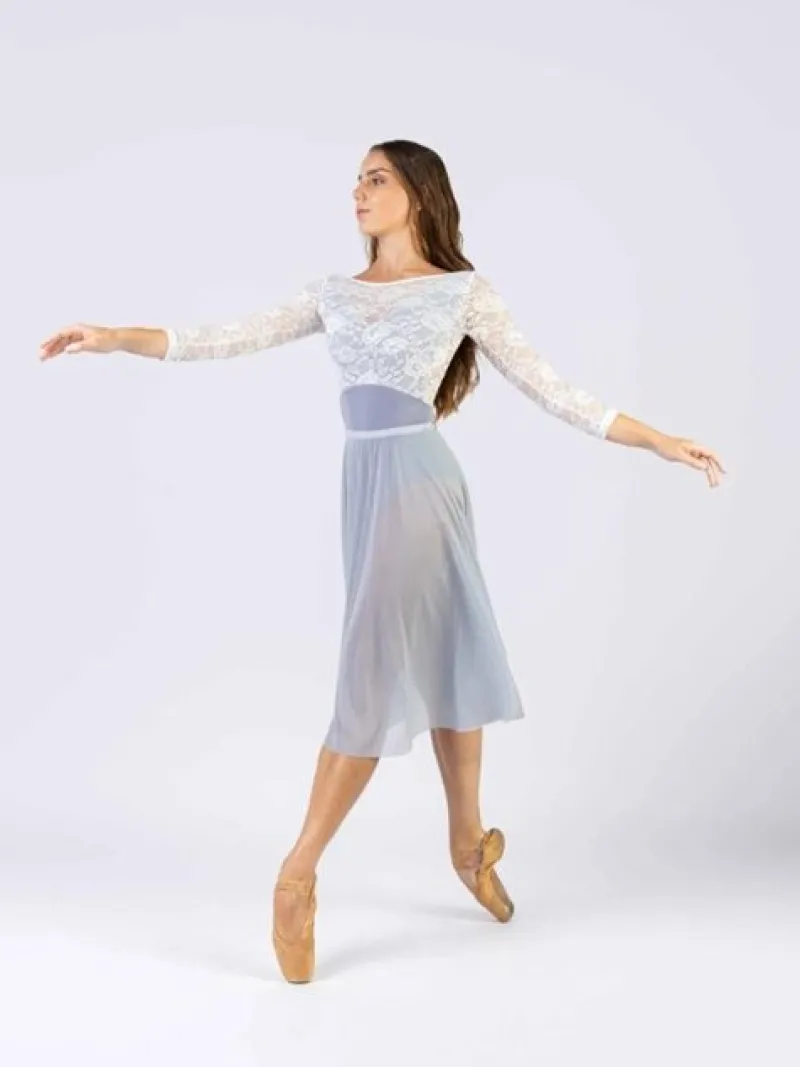 lyseblt_langt_pull_on_mes_1.webp Dansebutikken Lyseblåt langt pull on mesh skørt fra Mara Dancewear>Dame Skørter Til Skøjteløb | Ballet Underdele Damer