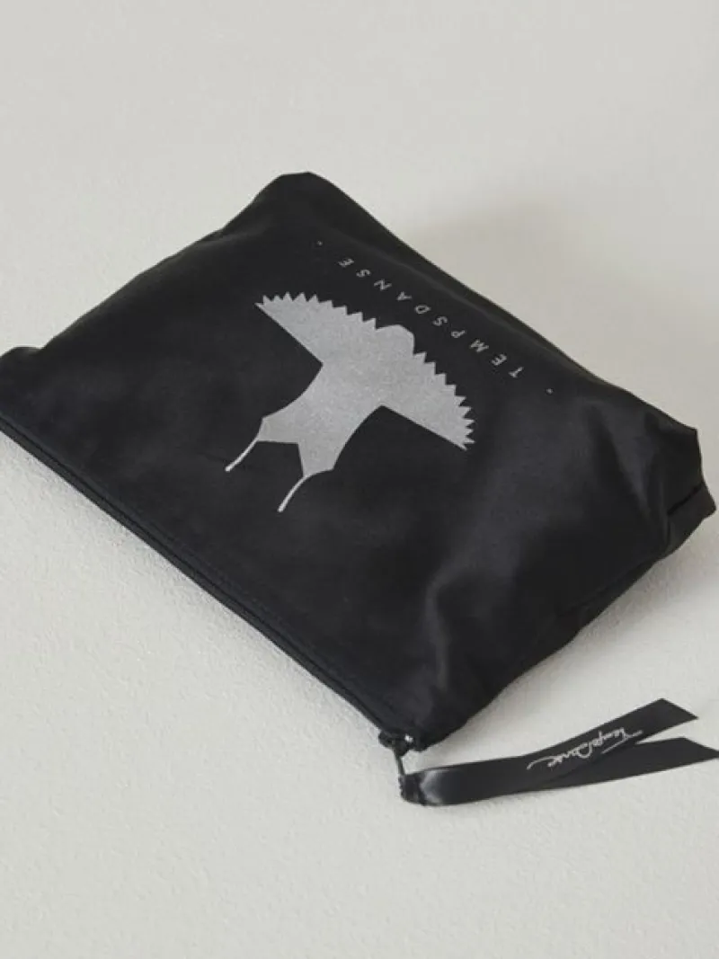 makeup_pung_med_sort_tutu_3.webp Dansebutikken Makeup pung med sort tutu print fra TempsDanse> Andet Til Ballet | Dansetasker