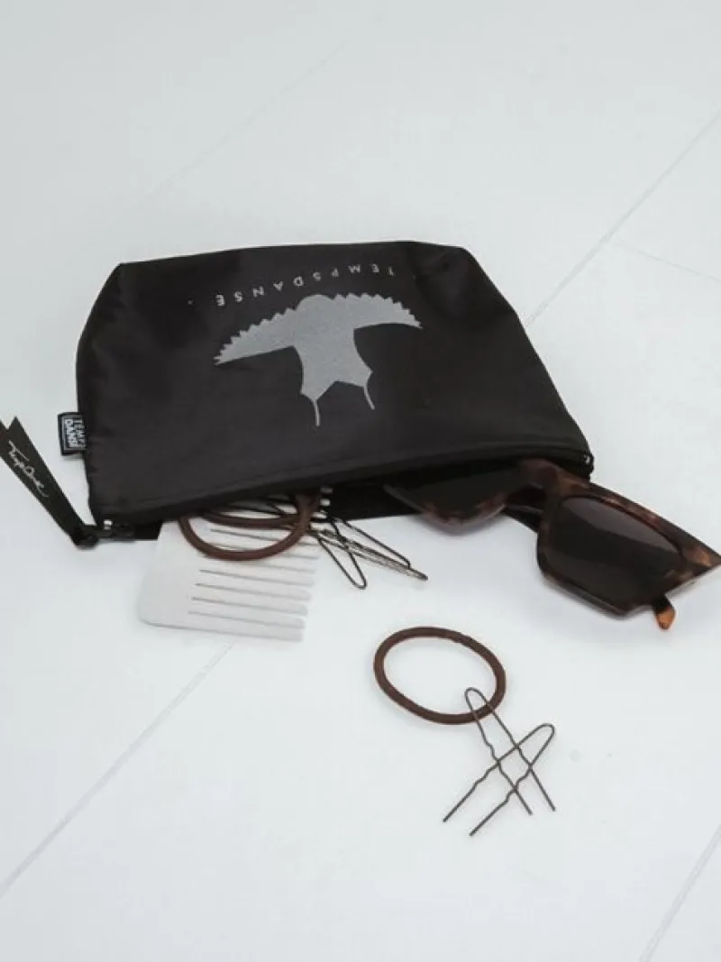 makeup_pung_med_sort_tutu_4.webp Dansebutikken Makeup pung med sort tutu print fra TempsDanse> Andet Til Ballet | Dansetasker