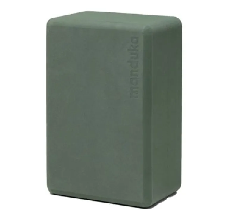 manduka_foam_yogablok_i_s_0.webp Dansebutikken Manduka foam yogablok i salvie grøn> Andet Til Yoga