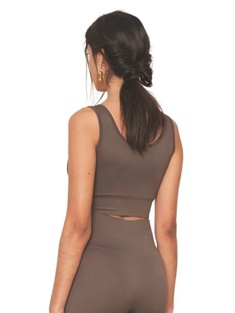 moonchild_crop_top_i_brun_1.webp Dansebutikken Moonchild crop top i brun> Pilates Overdele | Yogatoppe