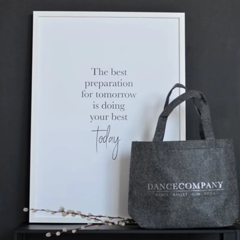 plakat_med_citat__today_1.webp Dansebutikken Plakat med citat - today> Andet Til Yoga | Andet Til Ballet