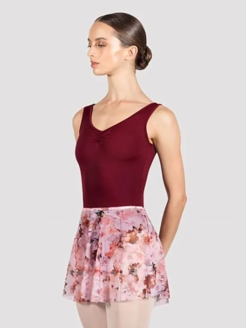 pull_on_skrt_med_smukt_rd_3.webp Dansebutikken Pull on skørt med smukt rødlig print af blomster fra Bloch>Dame Underdele Damer | Ballet Underdele Damer