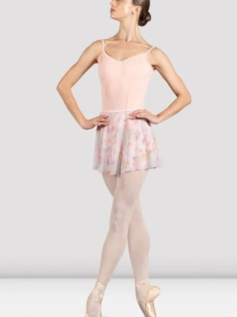 pull_on_skrt_med_smukt_sv_4.webp Dansebutikken Pull on skørt med smukt svag print af blomster fra Bloch>Dame Underdele Damer | Ballet Underdele Damer