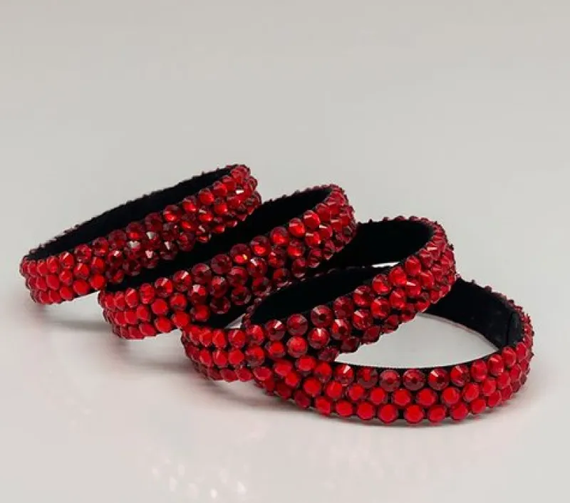 rde_rhinsten_armbnd_0.webp Dansebutikken Røde rhinsten armbånd> Smykker Til Dans