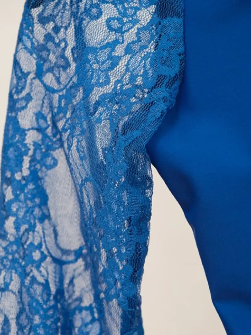 royal_bl_dansebody_med__b_3.webp Dansebutikken Royal blå dansebody med 3/4 blonde ærmer - Ready4dance> Dansetøj Pige