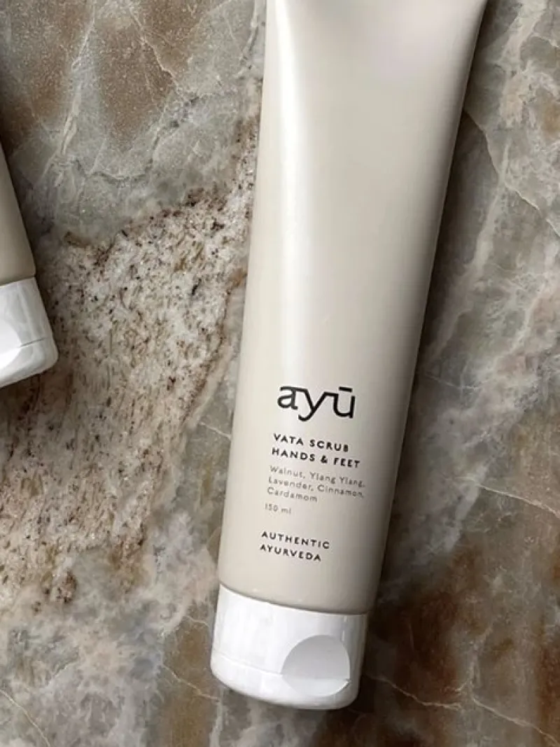 scrub__ml_ay_vata_1.webp Dansebutikken SCRUB 150 ML- AYÛ VATA> Velvære