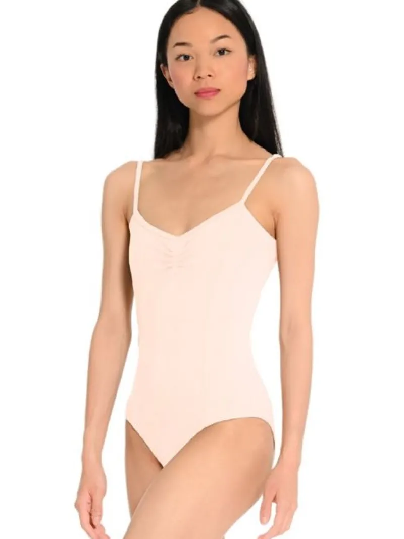 ser_rosa_dragt_m_rynkedet_2.webp Dansebutikken Seré rosa dragt m. rynkedetaljer og justerbare stropper>Dame Dragter Damer | Balletdragter Damer