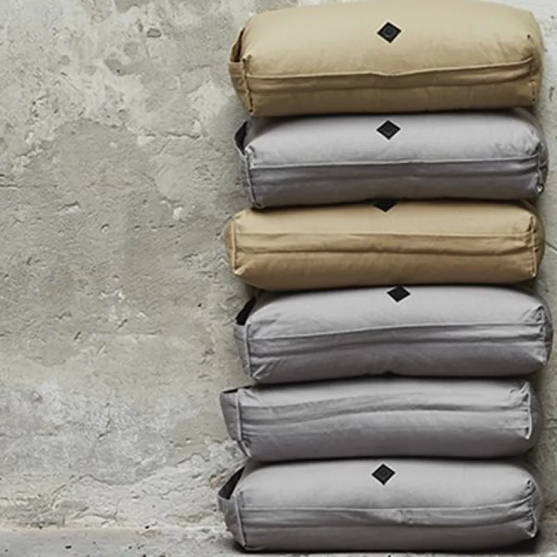 simple_days_gr_yoga_medit_3.webp Dansebutikken Simple Days grå yoga meditationspude> Andet Til Yoga