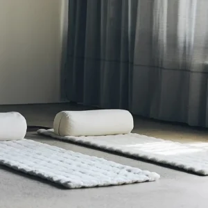 Dansebutikken Simple Days yogapølle i råhvid> Andet Til Yoga