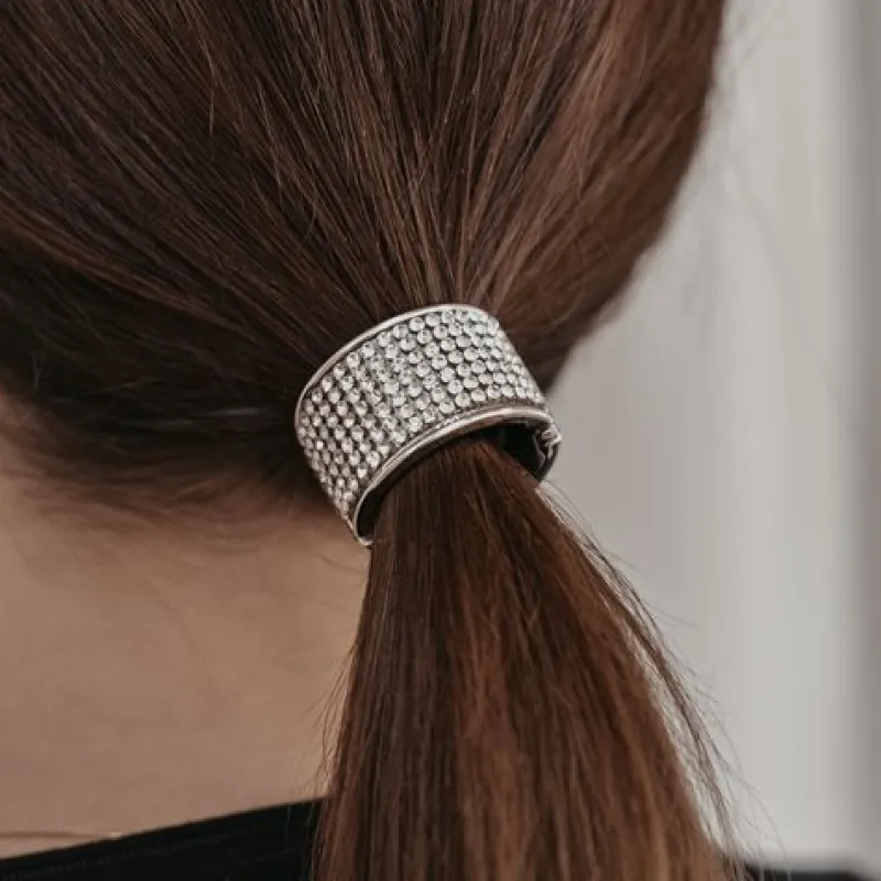 slv_rhinsten_hrtrn_med_el_0.webp Dansebutikken Sølv rhinsten hårtårn med elastik> Rhinsten/smykker | Hår Accessories