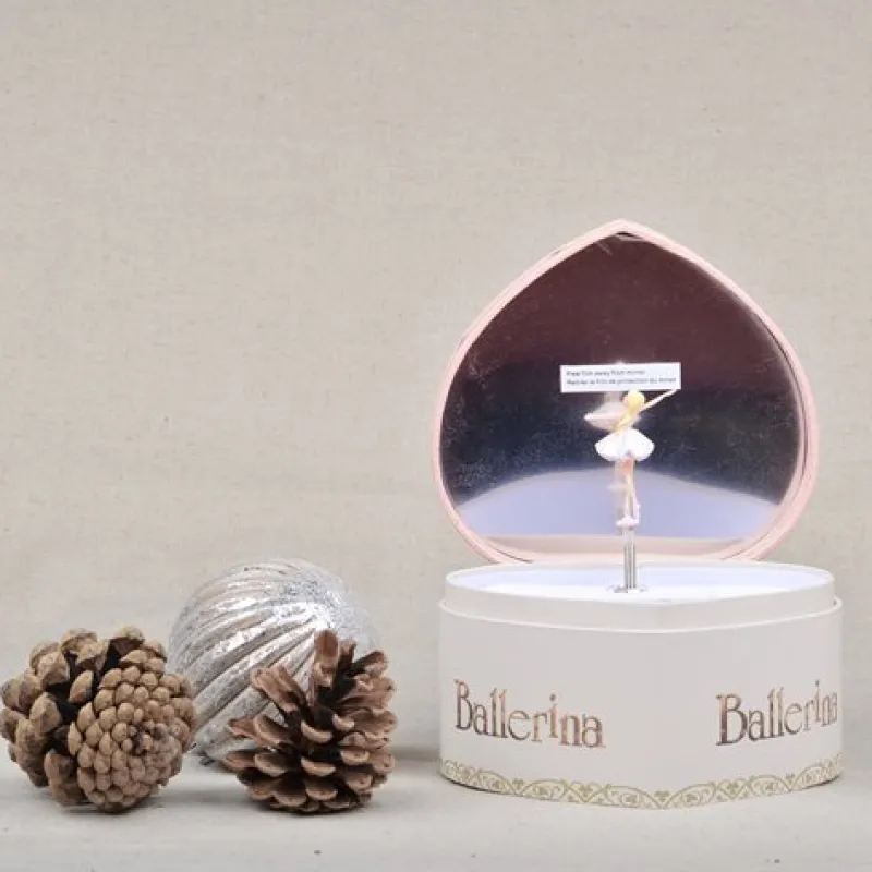 smykkeskrin_i_hjerteform__4.webp Dansebutikken Smykkeskrin i hjerteform med Ballerina og musik>Børn Balletting Børn