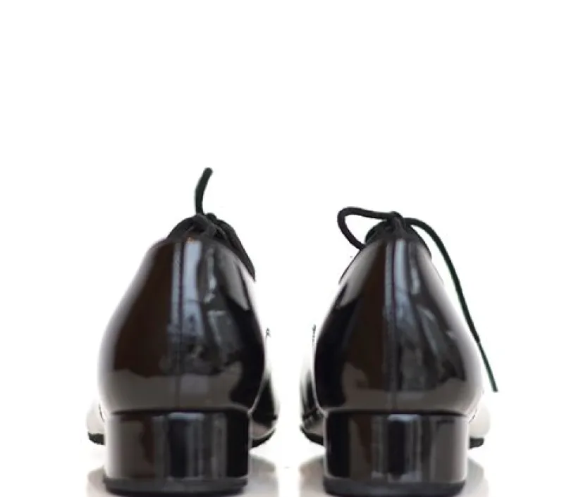 sort_drenge_standard_dans_3.webp Dansebutikken Sort drenge standard dansesko i lak Rayrose>Børn Drenge Dansesko