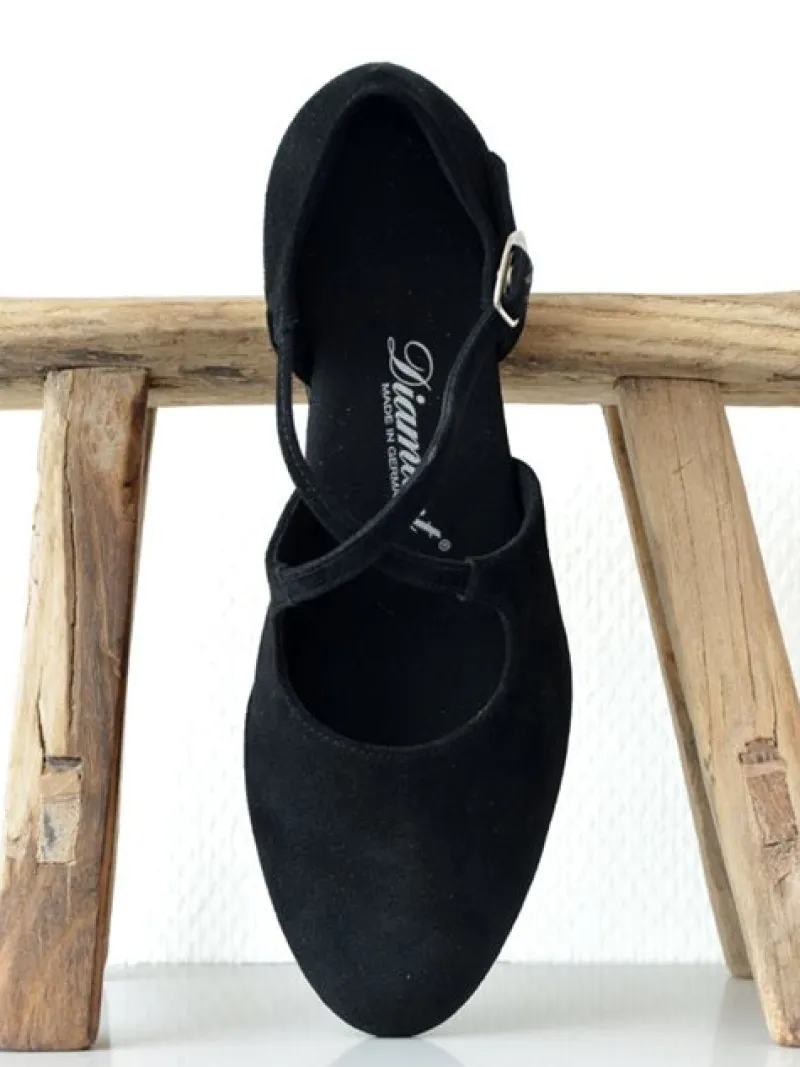 sort_lukket_dame_dansesko_1.webp Dansebutikken Sort lukket dame dansesko i ruskind>Dame Tangosko Damer | Træningssko Damer