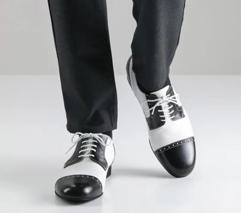 sort_og_hvid_bldt_skind_h_1.webp Dansebutikken Sort og hvid blødt skind herre dansesko Werner Kern> Tangosko Herrer | Salsasko Herrer