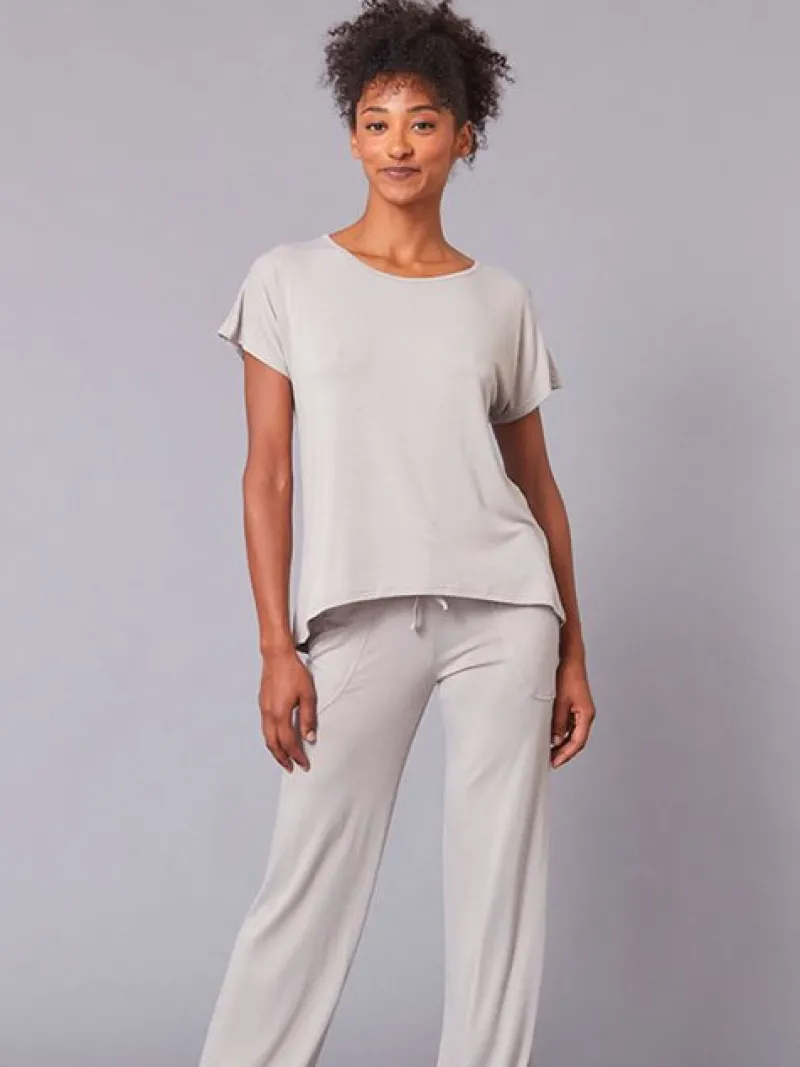 tempsdanse_latte_farvet_b_4.webp Dansebutikken Tempsdanse latte farvet blød bambus t-shirt> Pilates Overdele | Yogabluser