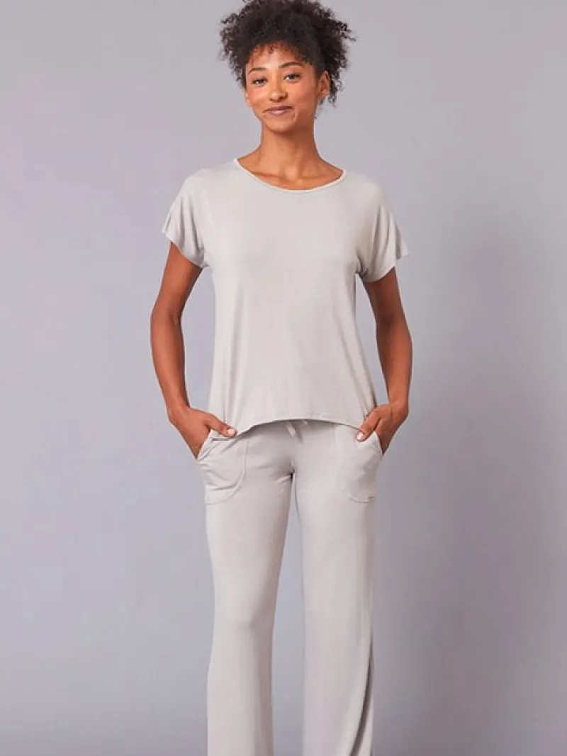 tempsdanse_latte_farvet_b_6.webp Dansebutikken Tempsdanse latte farvet blød bambus t-shirt> Pilates Overdele | Yogabluser