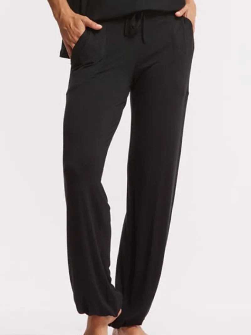 tempsdanse_sort_behagelig_1.webp Dansebutikken Tempsdanse sort behagelig viskose buks> Pilates Bukser/leggings | Yogabukser