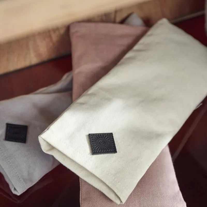 yoga_jenpude_i_lysegr__si_1.webp Dansebutikken YOGA øjenpude i lysegrå - Simple days> Andet Til Yoga | Velvære